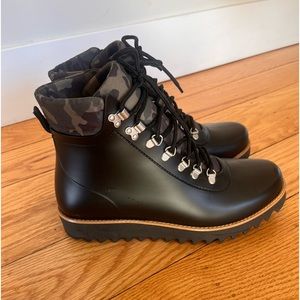 Bernardo black and camouflage rain boots - w9
